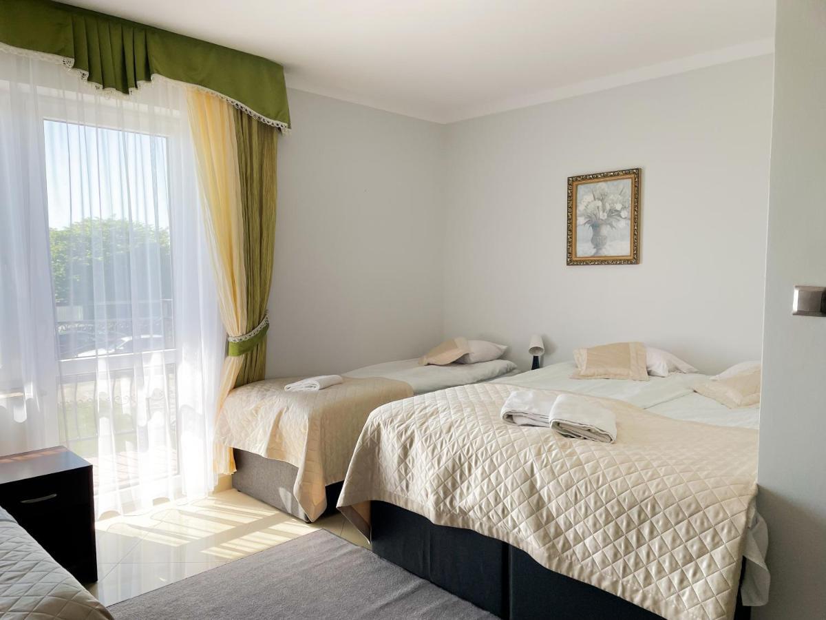 Osrodek Wczasowy Rewa Hotell Exteriör bild