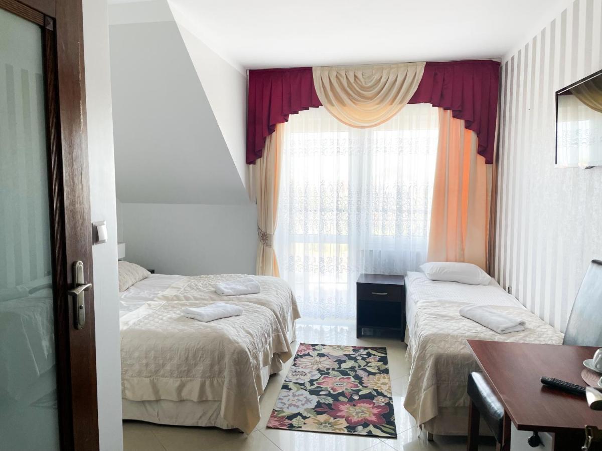 Osrodek Wczasowy Rewa Hotell Exteriör bild